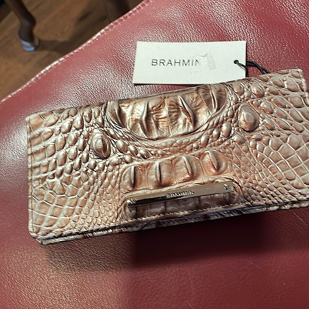 BRAHMIN  Ady Wallet silver lining.  Melbourne genuine leather
